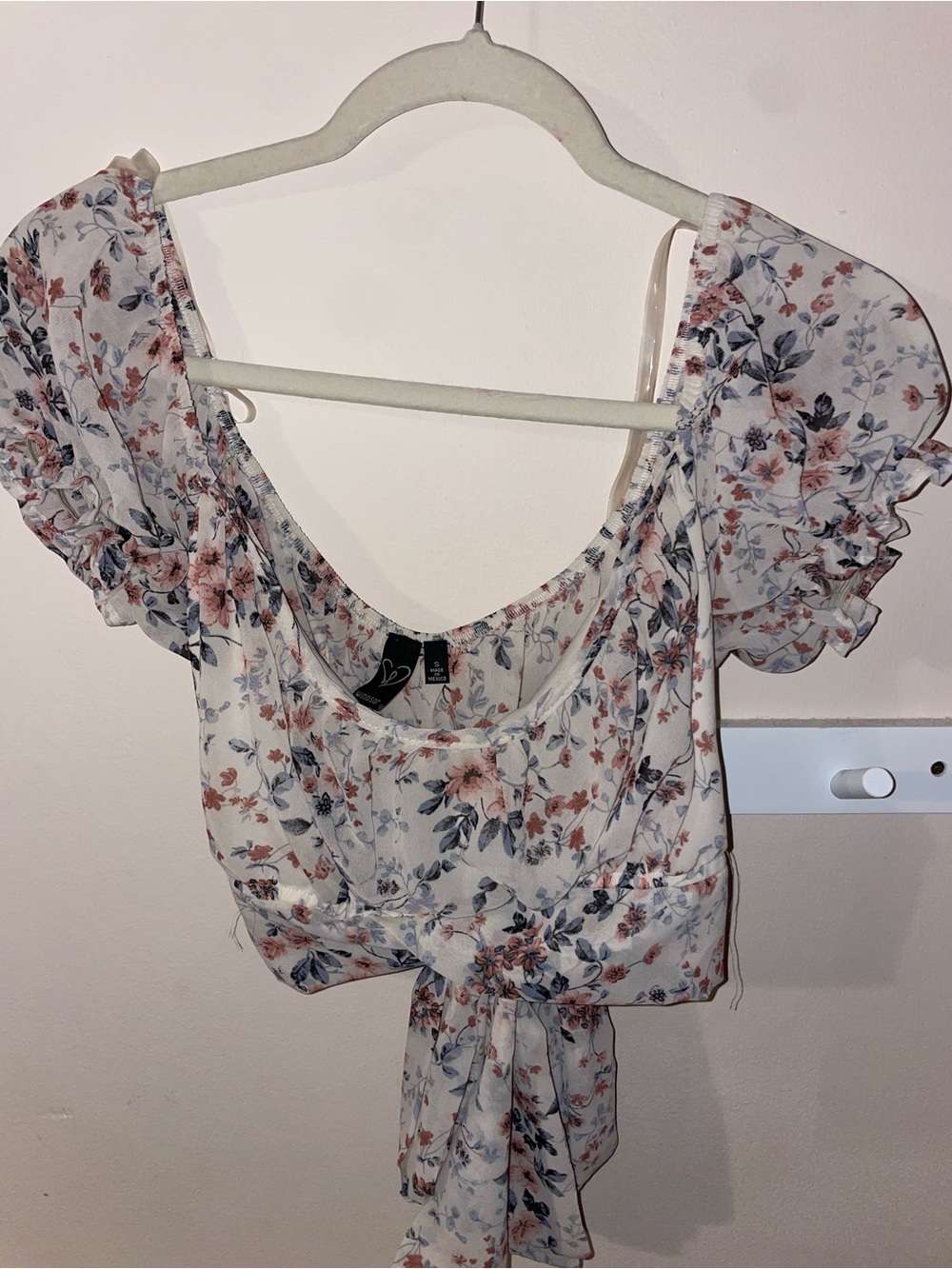 Windsor Floral Tie-Front Puff Sleeve Crop Top - White/Pink/Blue